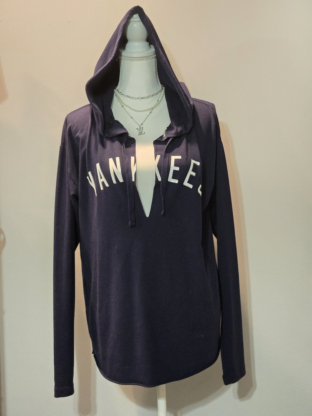 Pink Victoria's Secret w/5th & Ocean Pullover Hoodie